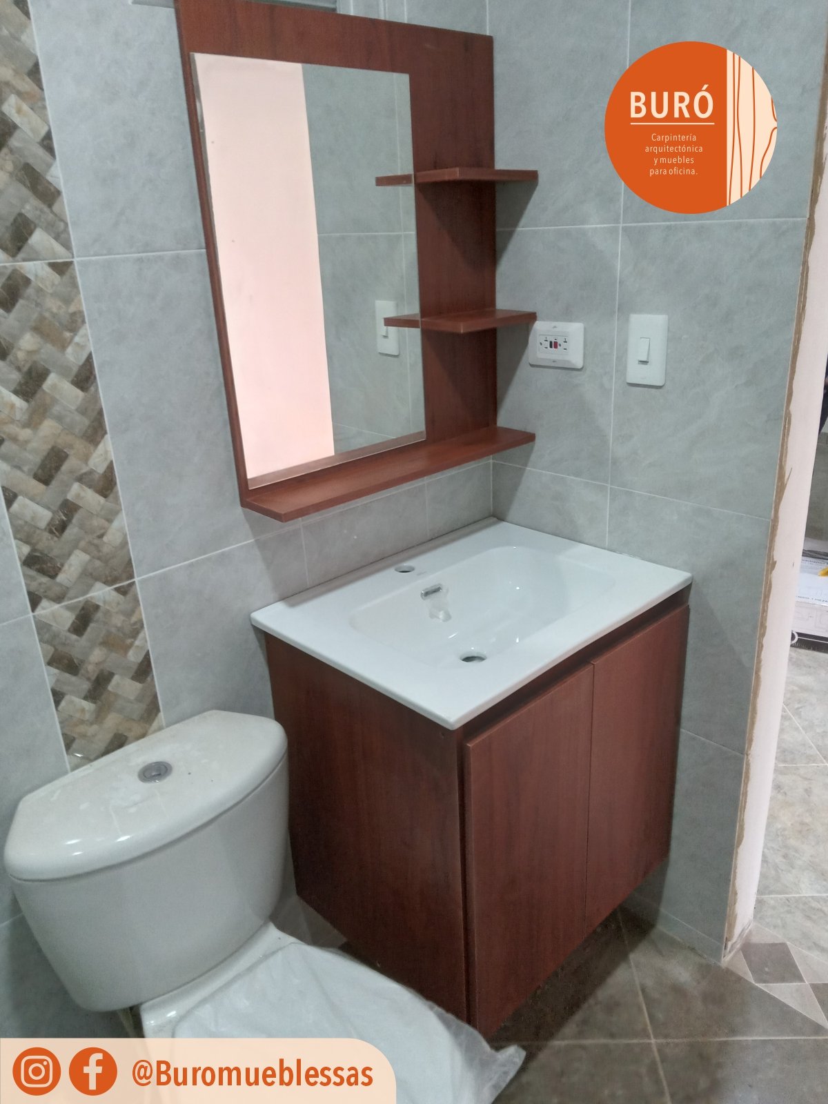 Mueble baño flotante puertas 2.jpg